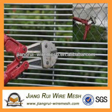 plastic coated anti-climb mesh fence